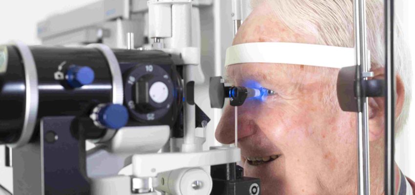 Augenspiegelung mit Augeninnendruckmessung